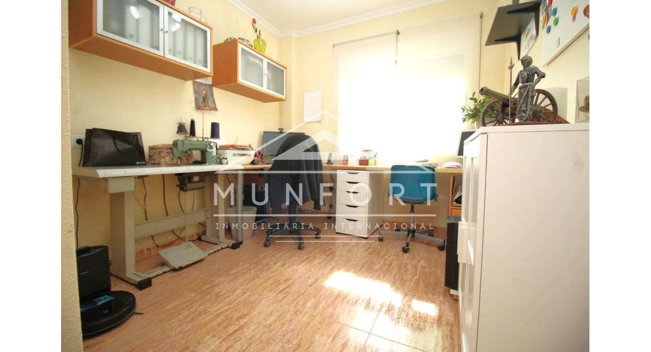 4 makuuhuone Omakotitalo myytävänä paikassa Los Alcazares - 269 900 € (Ref: 8410396)