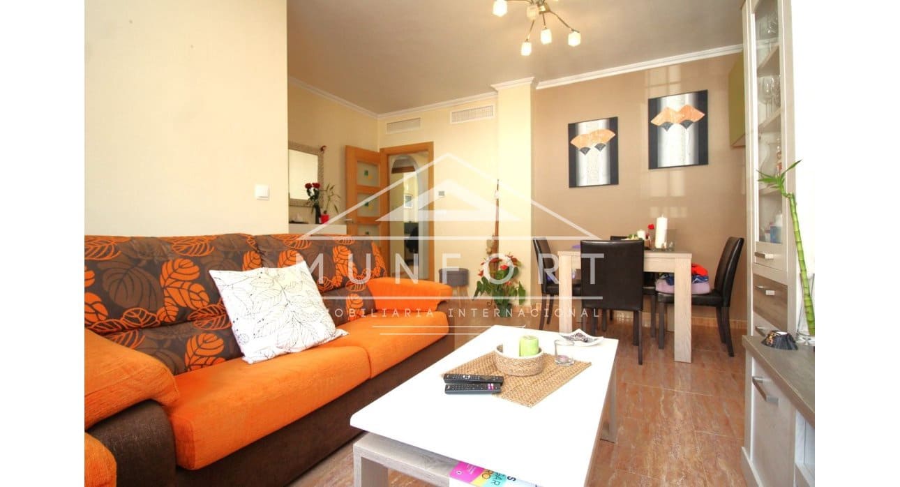 4 makuuhuone Omakotitalo myytävänä paikassa Los Alcazares - 269 900 € (Ref: 8410396)