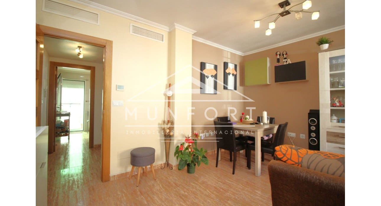 4 makuuhuone Omakotitalo myytävänä paikassa Los Alcazares - 269 900 € (Ref: 8410396)