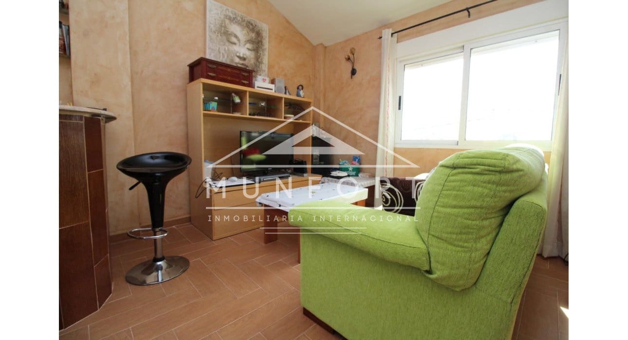 4 makuuhuone Omakotitalo myytävänä paikassa Los Alcazares - 269 900 € (Ref: 8410396)