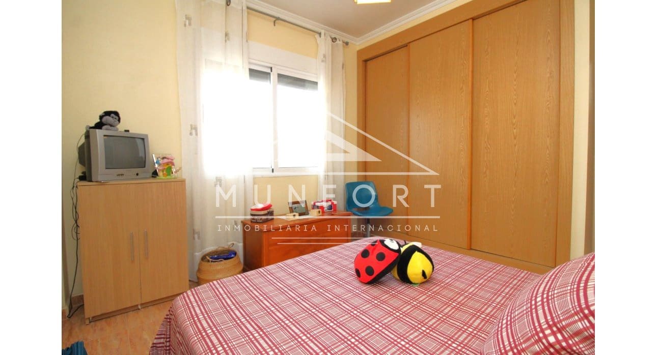 4 makuuhuone Omakotitalo myytävänä paikassa Los Alcazares - 269 900 € (Ref: 8410396)