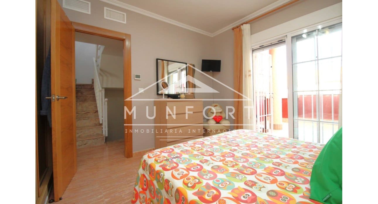 4 makuuhuone Omakotitalo myytävänä paikassa Los Alcazares - 269 900 € (Ref: 8410396)