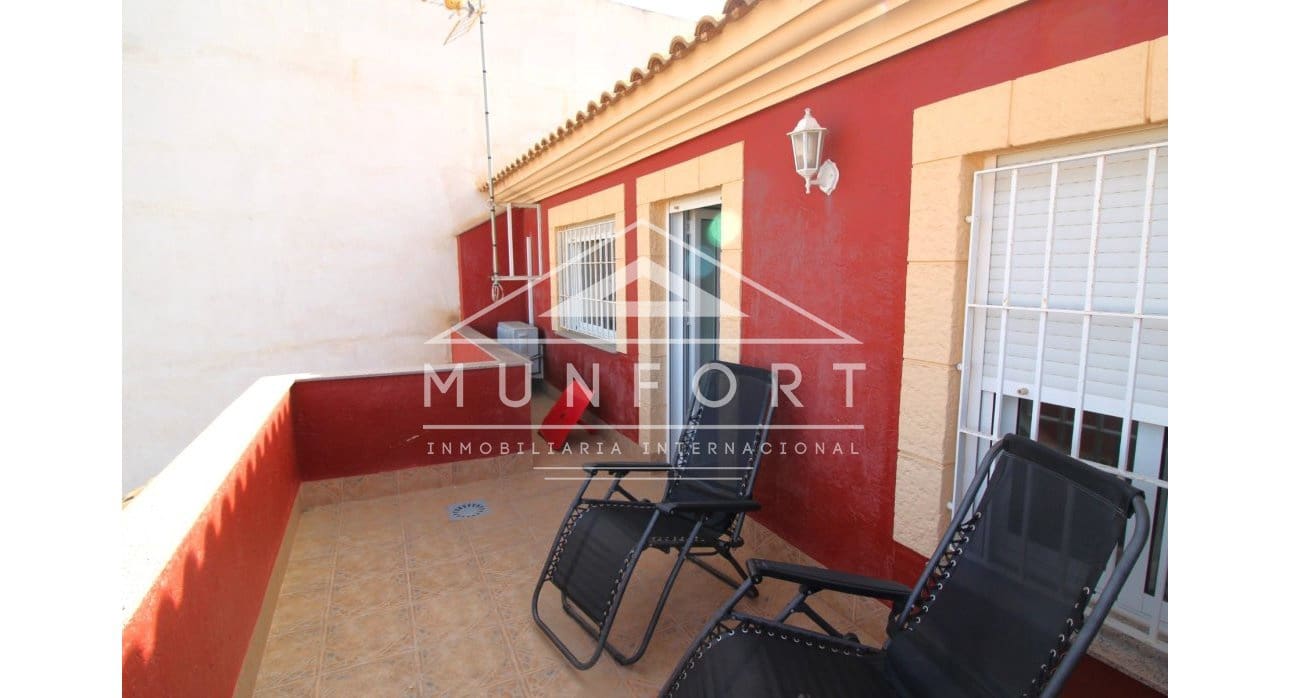 4 makuuhuone Omakotitalo myytävänä paikassa Los Alcazares - 269 900 € (Ref: 8410396)