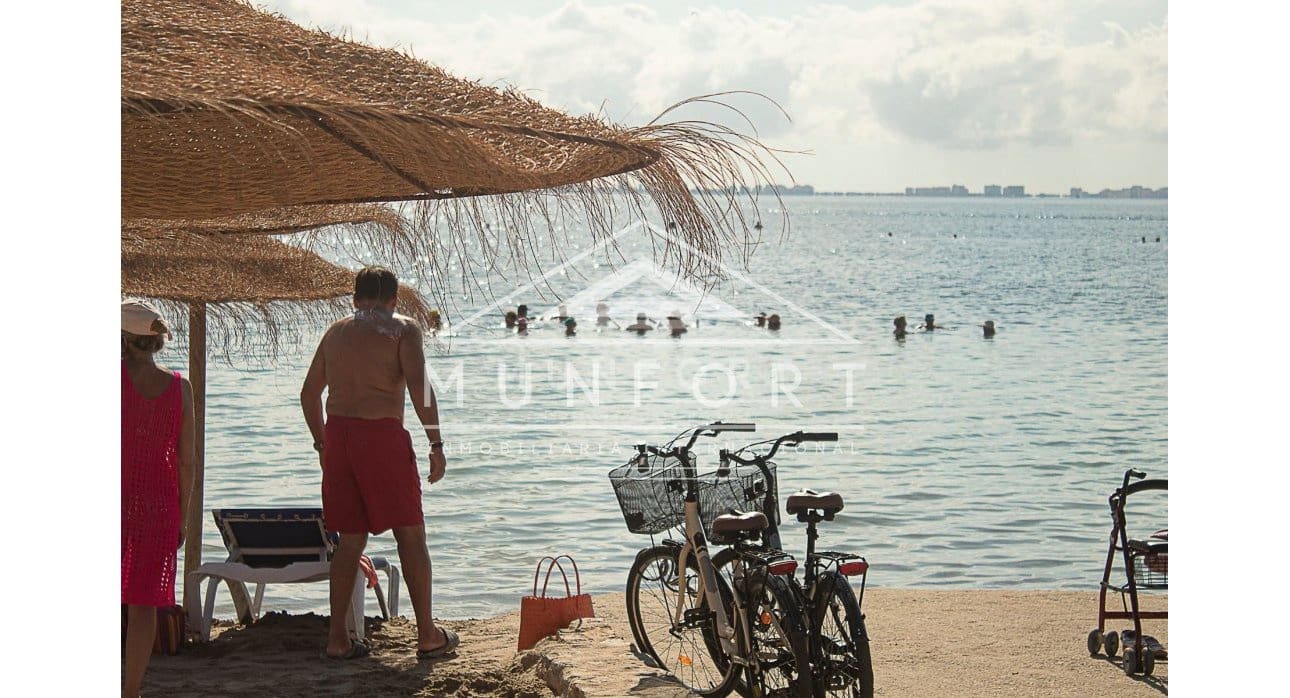 4 makuuhuone Omakotitalo myytävänä paikassa Los Alcazares - 269 900 € (Ref: 8410396)