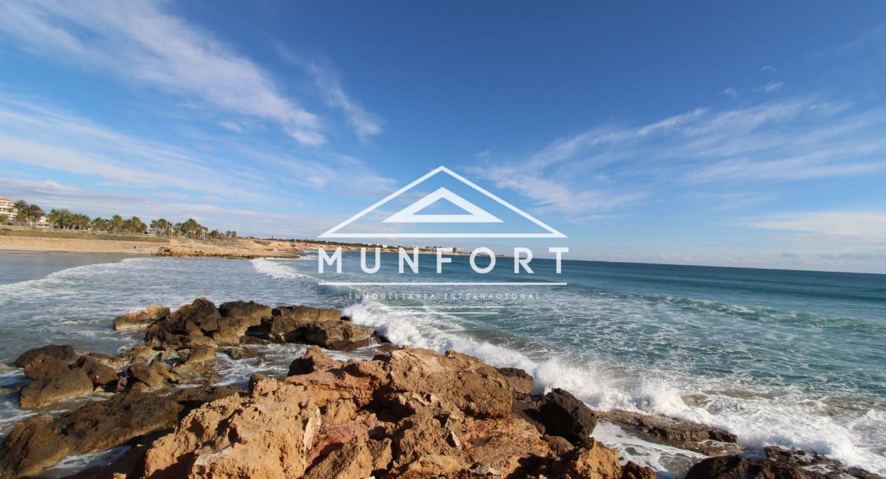 Działka budowlana na sprzedaż w Los Alcazares - 389 000 € (Ref: 8413655)