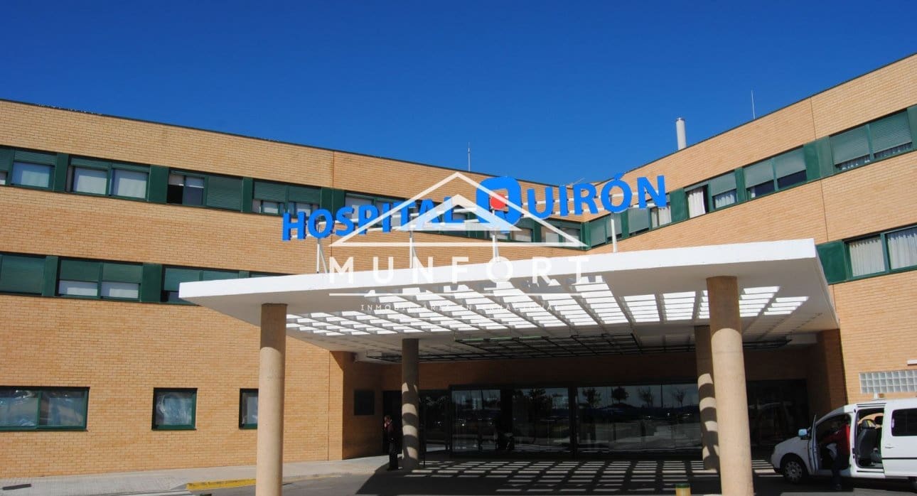 Działka budowlana na sprzedaż w Los Alcazares - 389 000 € (Ref: 8413655)