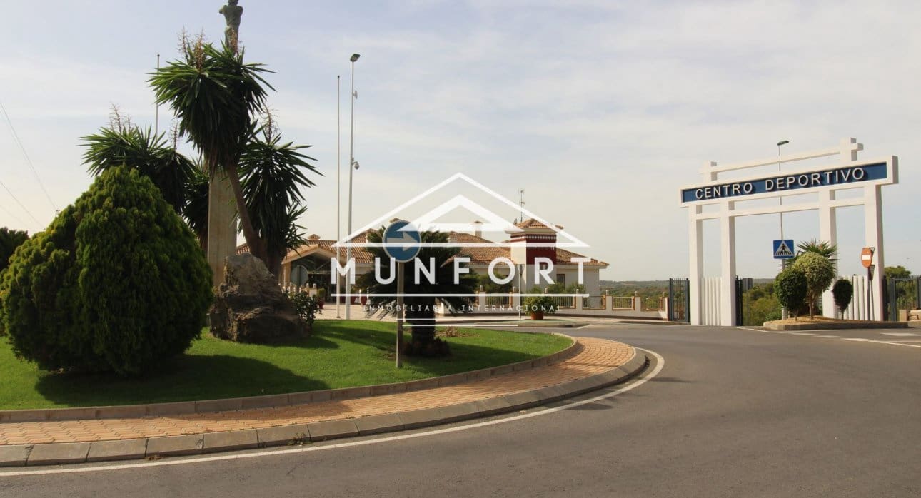 Działka budowlana na sprzedaż w Los Alcazares - 389 000 € (Ref: 8413655)