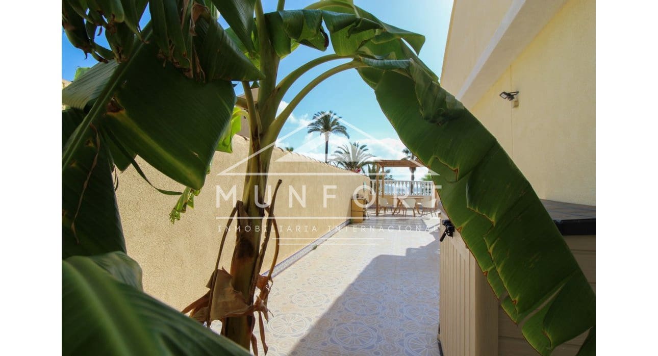 4 makuuhuone Huvila myytävänä paikassa Los Urrutias mukana uima-altaan - 549 000 € (Ref: 8422483)