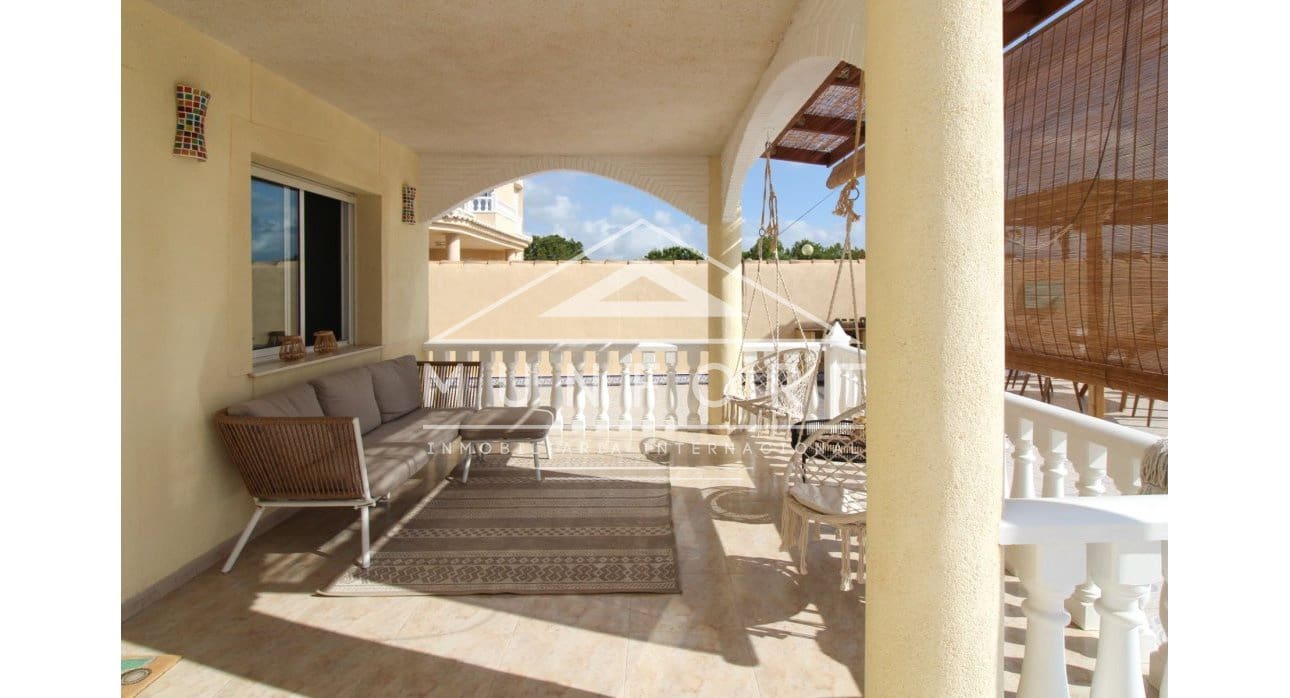 4 makuuhuone Huvila myytävänä paikassa Los Urrutias mukana uima-altaan - 549 000 € (Ref: 8422483)