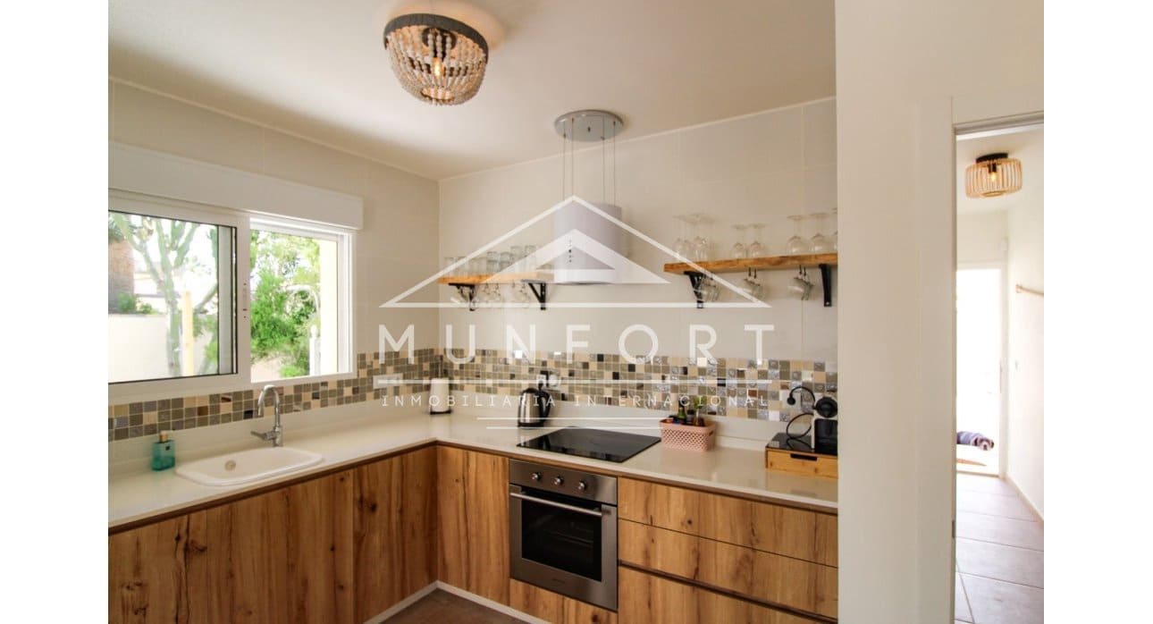 4 makuuhuone Huvila myytävänä paikassa Los Urrutias mukana uima-altaan - 549 000 € (Ref: 8422483)