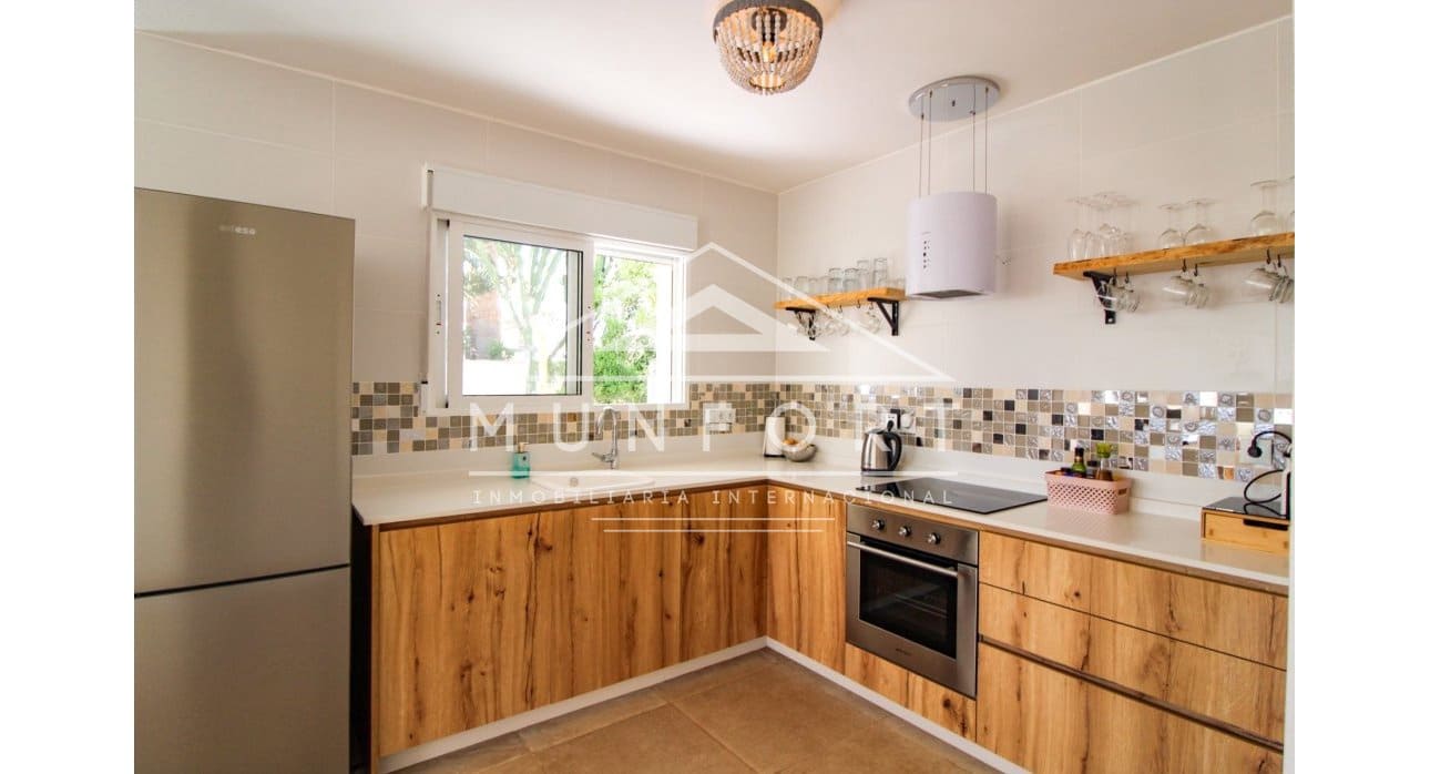 4 makuuhuone Huvila myytävänä paikassa Los Urrutias mukana uima-altaan - 549 000 € (Ref: 8422483)