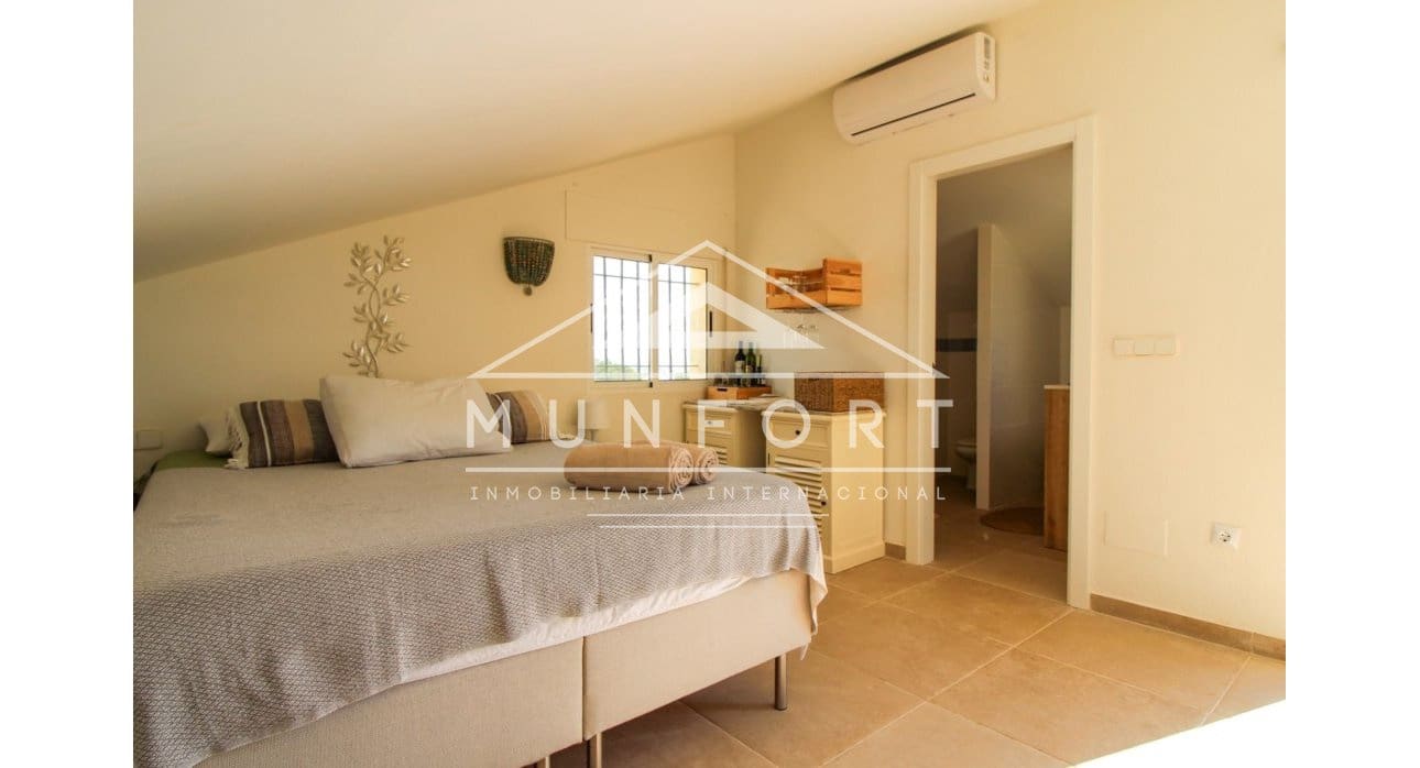 4 makuuhuone Huvila myytävänä paikassa Los Urrutias mukana uima-altaan - 549 000 € (Ref: 8422483)