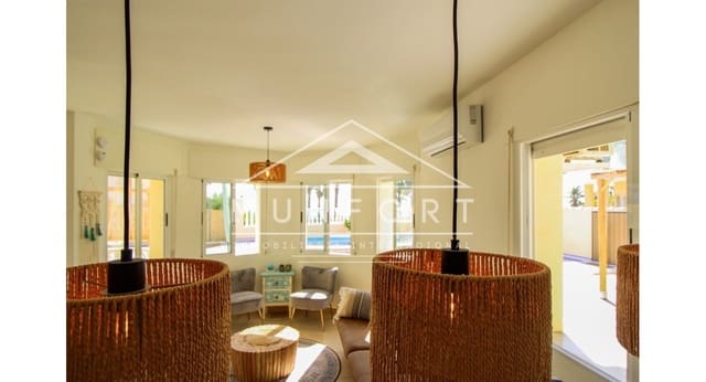 4 makuuhuone Huvila myytävänä paikassa Los Urrutias, Cartagena mukana uima-altaan - 549 000 € (Ref: 8422483)