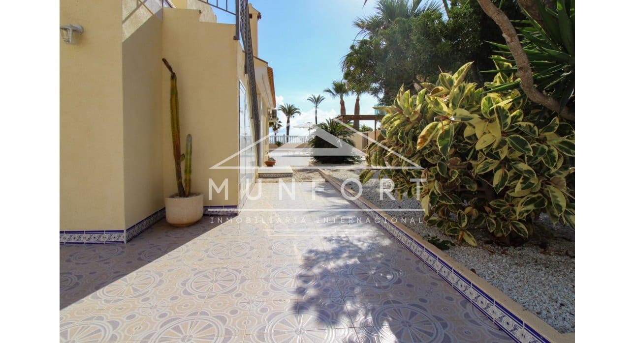 4 makuuhuone Huvila myytävänä paikassa Los Urrutias mukana uima-altaan - 549 000 € (Ref: 8422483)