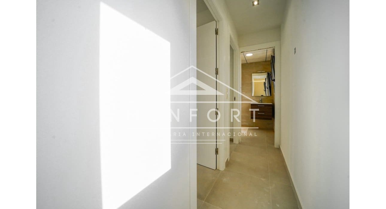 3 makuuhuone Huvila myytävänä paikassa La Zenia mukana uima-altaan - 499 900 € (Ref: 8437973)