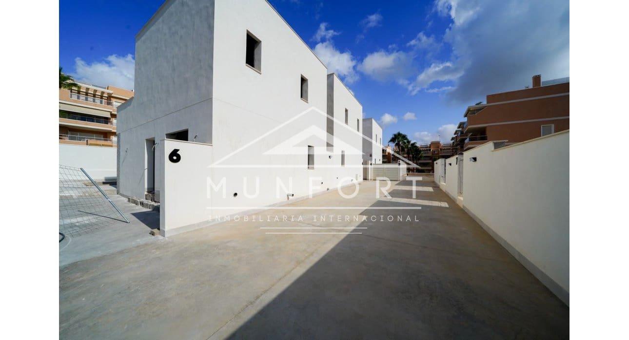 3 makuuhuone Huvila myytävänä paikassa La Zenia mukana uima-altaan - 499 900 € (Ref: 8437973)