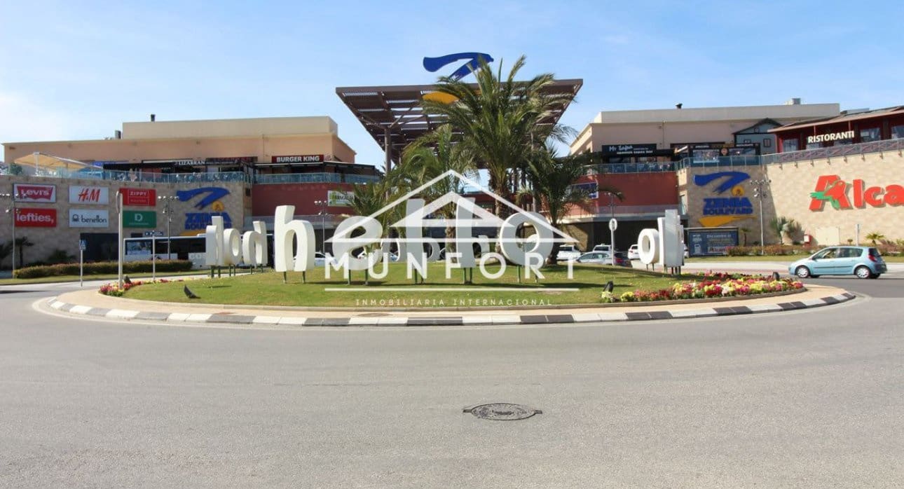 4 soveværelse Villa til salg i Orihuela Costa med swimmingpool - € 1.160.000 (Ref: 8441287)