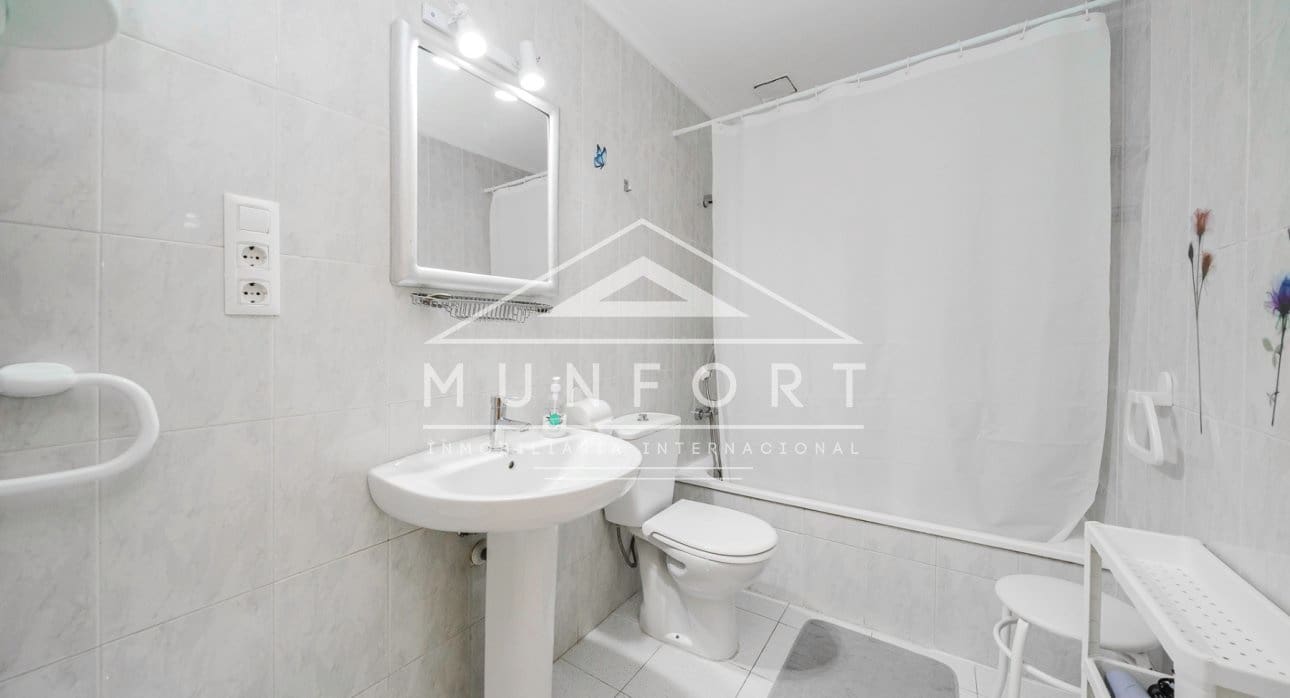 2 soveværelse Lejlighed til leje i Torrevieja - € 900 (Ref: 8481290)
