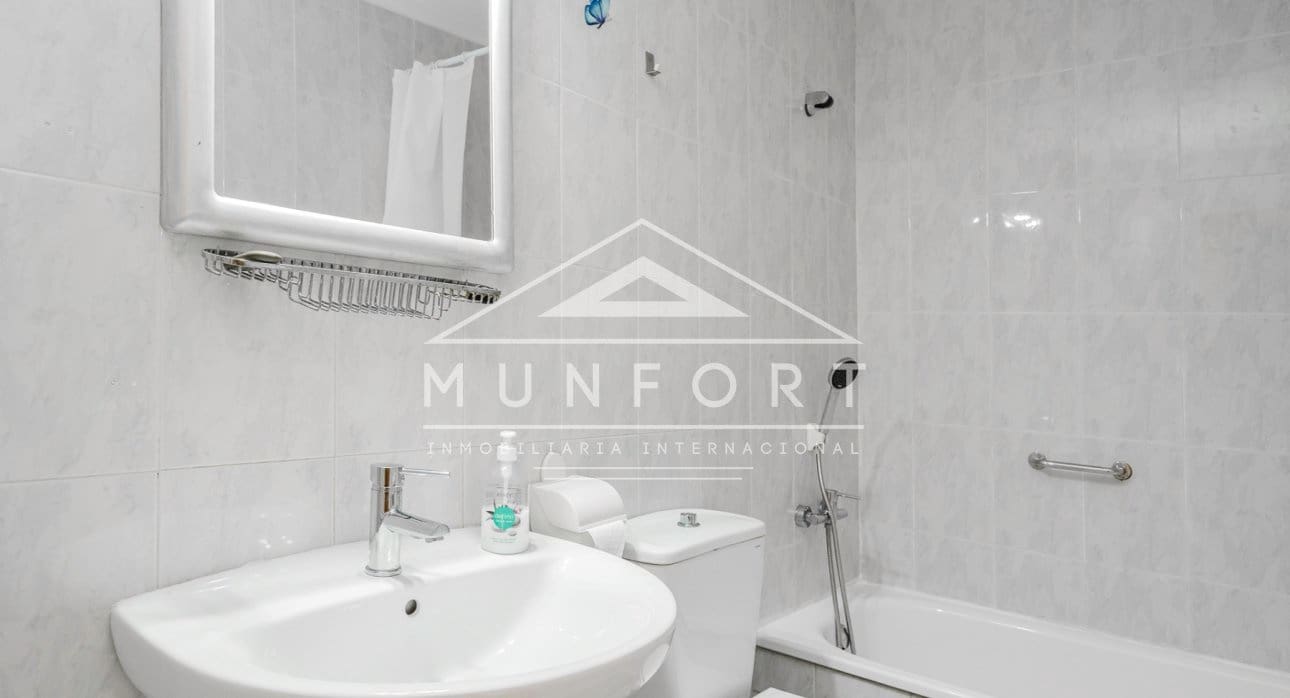 2 soveværelse Lejlighed til leje i Torrevieja - € 900 (Ref: 8481290)