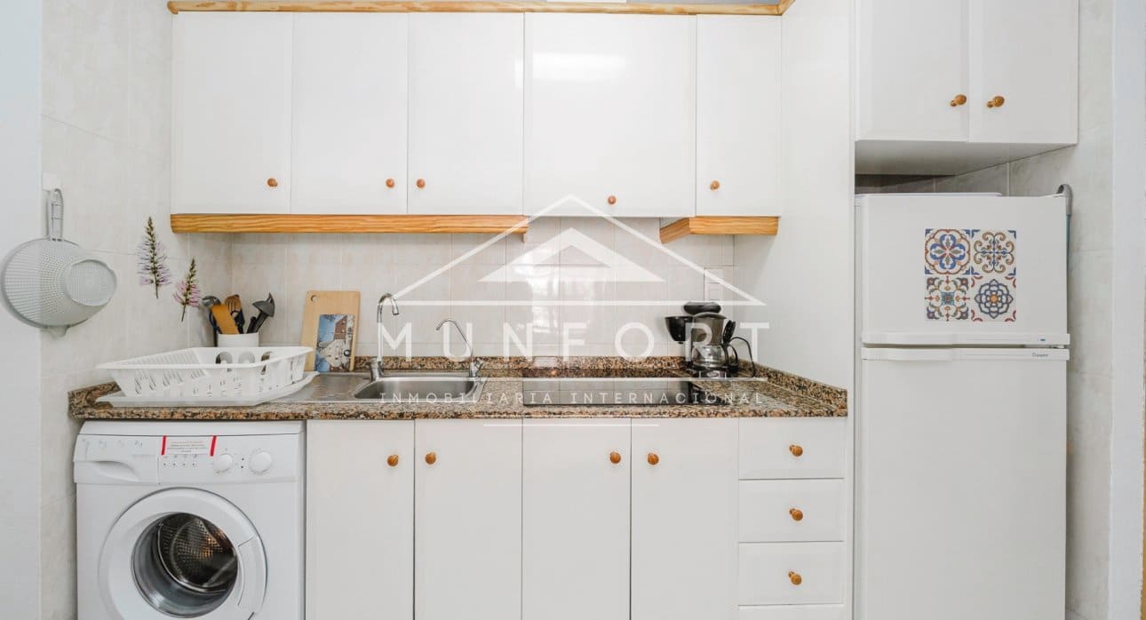 2 soveværelse Lejlighed til leje i Torrevieja - € 900 (Ref: 8481290)