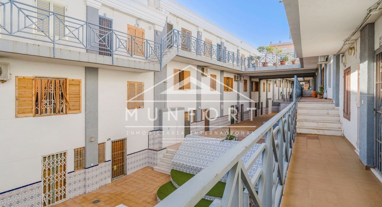 2 soveværelse Lejlighed til leje i Torrevieja - € 900 (Ref: 8481290)