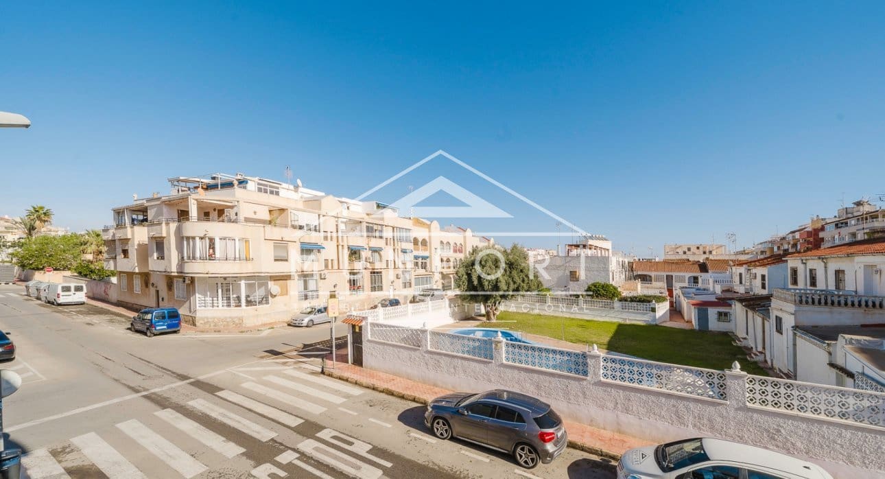 2 soveværelse Lejlighed til leje i Torrevieja - € 900 (Ref: 8481290)