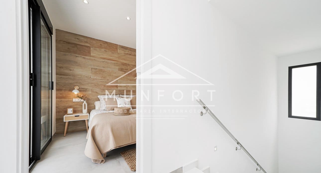 Chalet de 3 habitaciones en Santiago de la Ribera en venta con piscina - 595.000 € (Ref: 8490421)