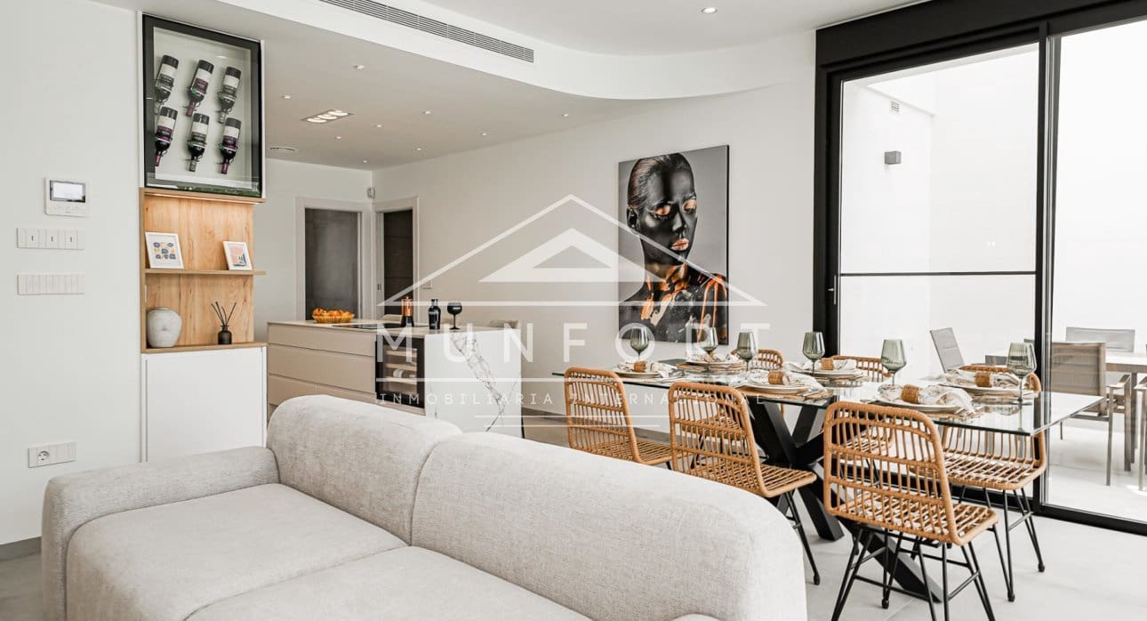 Chalet de 3 habitaciones en Santiago de la Ribera en venta con piscina - 595.000 € (Ref: 8490421)