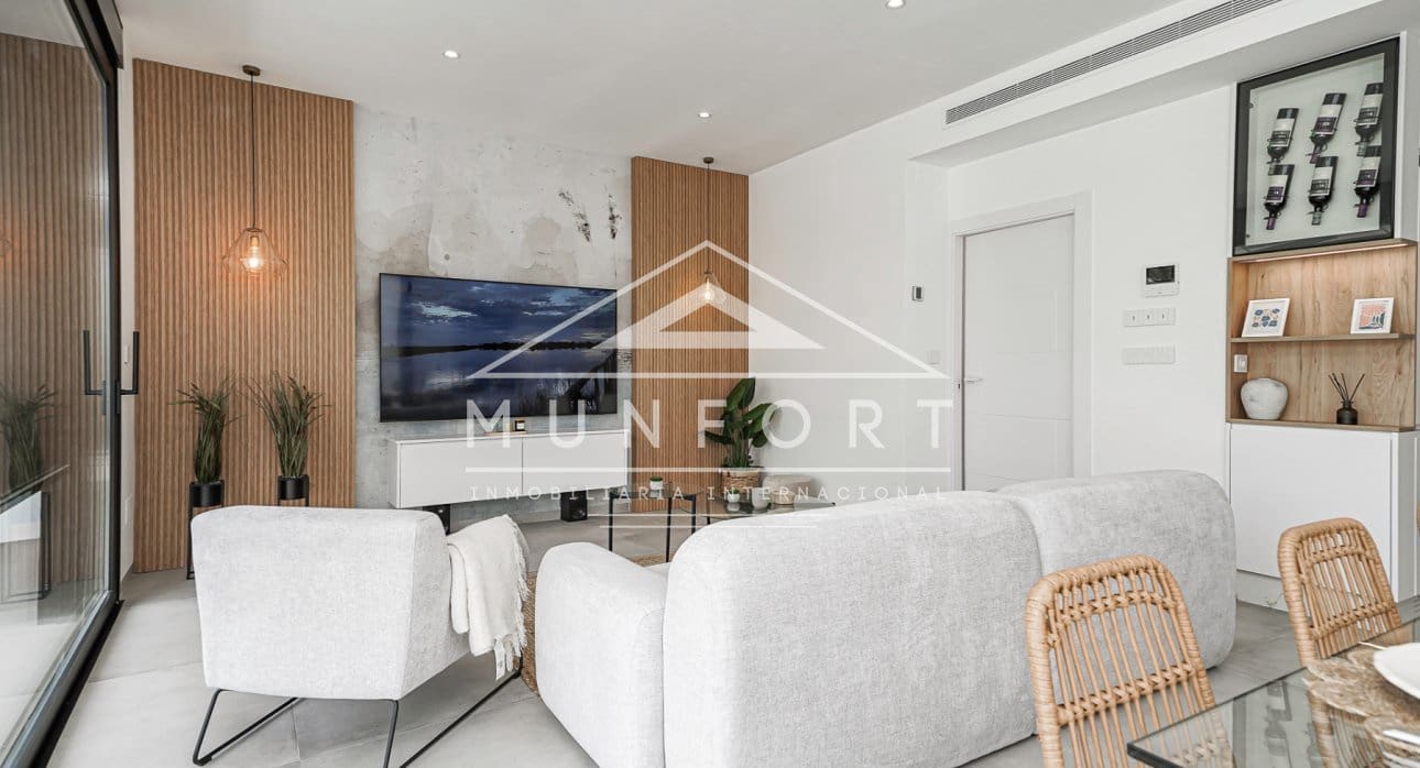 Chalet de 3 habitaciones en Santiago de la Ribera en venta con piscina - 595.000 € (Ref: 8490421)