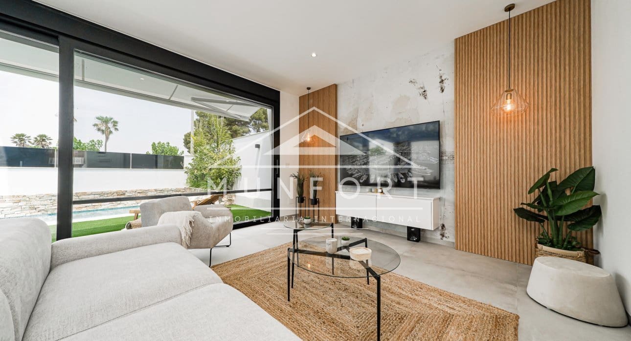 Chalet de 3 habitaciones en Santiago de la Ribera en venta con piscina - 595.000 € (Ref: 8490421)