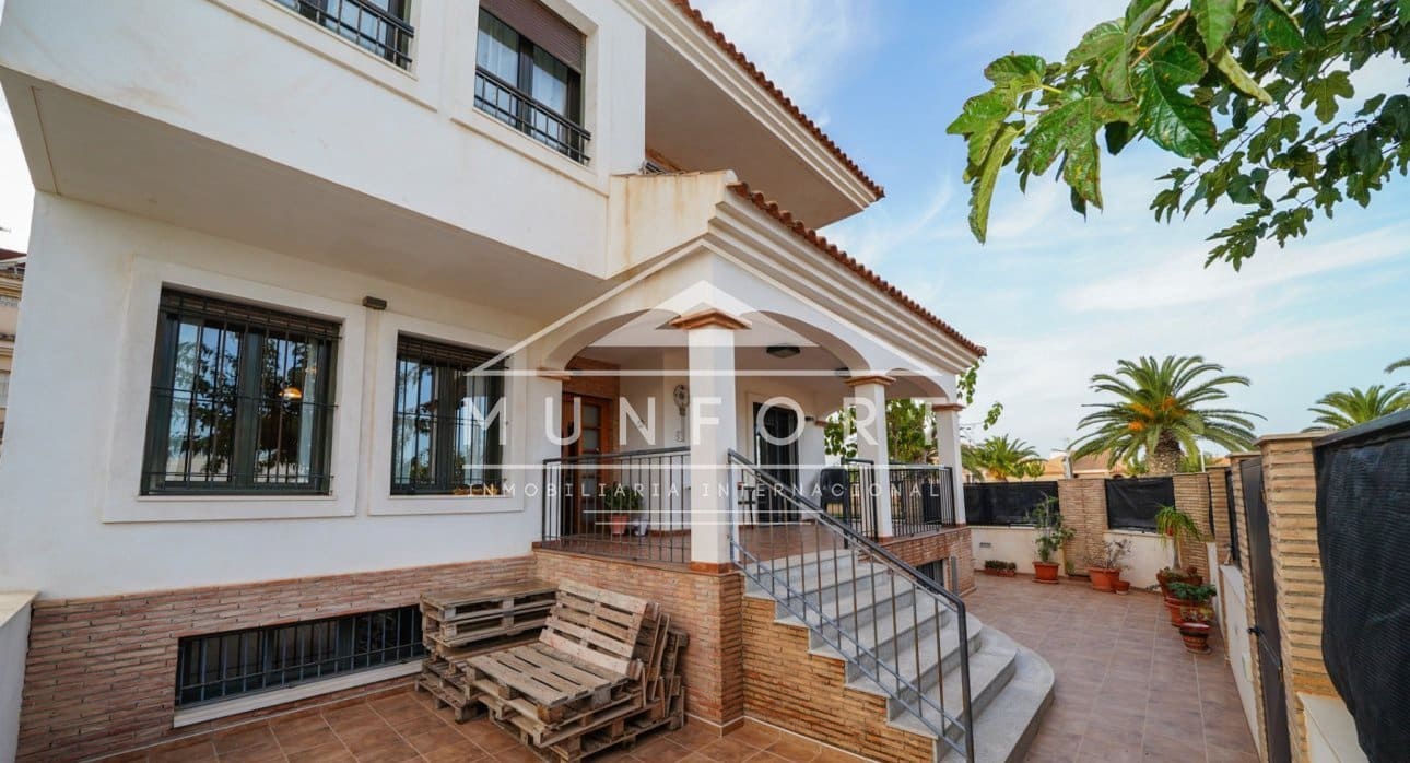 8 bedroom Villa for sale in San Pedro del Pinatar - € 1,100,000 (Ref: 8624161)