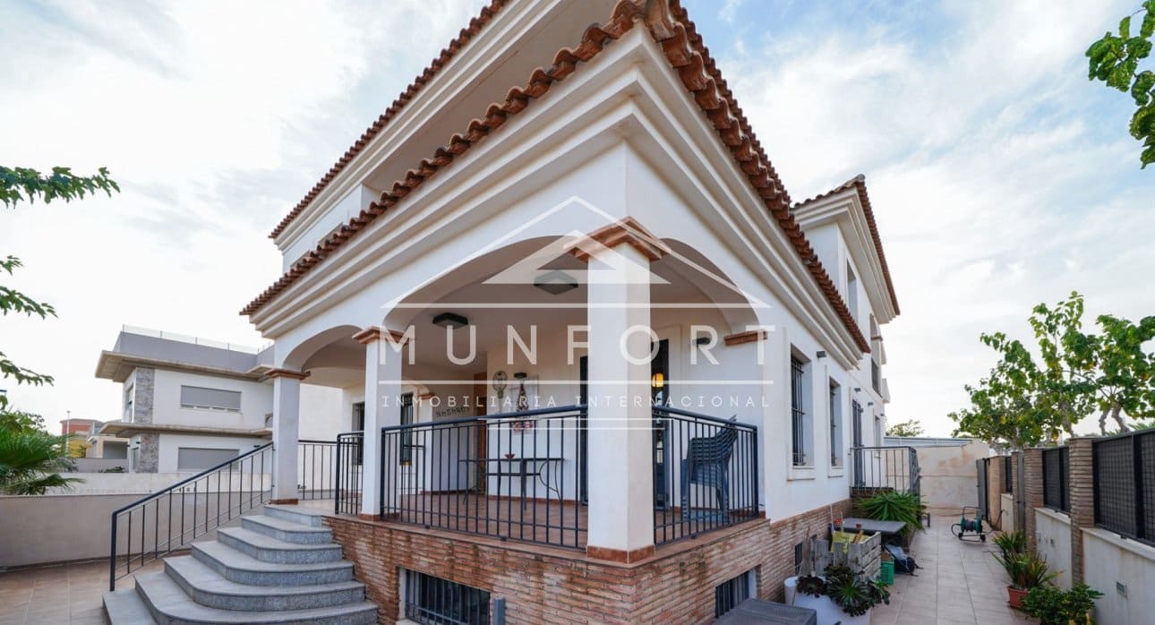 8 bedroom Villa for sale in San Pedro del Pinatar - € 1,100,000 (Ref: 8624161)