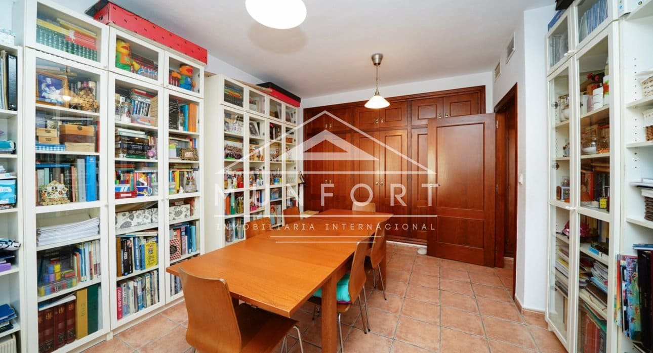 8 bedroom Villa for sale in San Pedro del Pinatar - € 1,100,000 (Ref: 8624161)