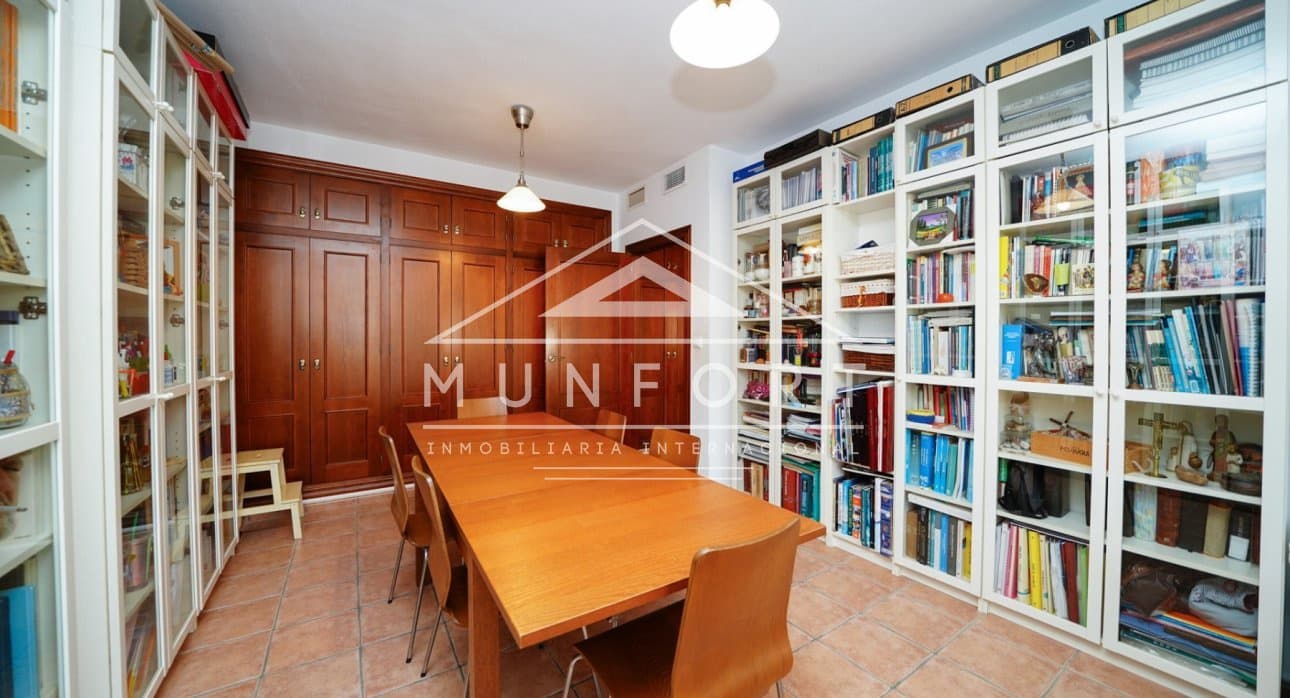 8 bedroom Villa for sale in San Pedro del Pinatar - € 1,100,000 (Ref: 8624161)