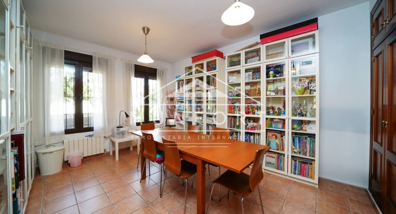 8 bedroom Villa for sale in San Pedro del Pinatar - € 1,100,000 (Ref: 8624161)