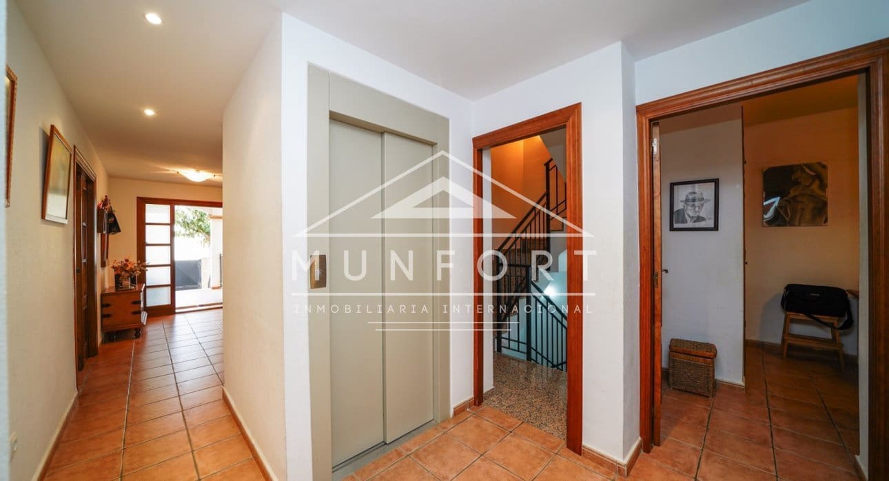 8 bedroom Villa for sale in San Pedro del Pinatar - € 1,100,000 (Ref: 8624161)