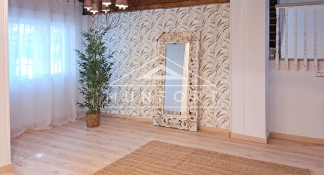 Chalet de 5 habitaciones en Desamparados - Hurchillo - Torremendo, Orihuela en venta - 370.000 € (Ref: 8637809)