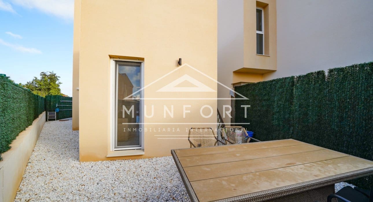 2 Zimmer Villa zu verkaufen in Estrella de Mar mit Pool - 346.500 € (Ref: 8681017)