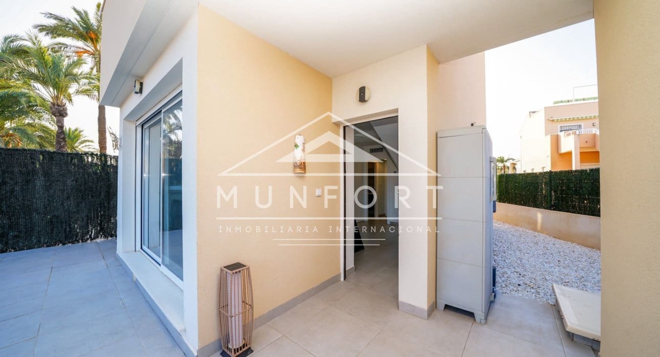 2 Zimmer Villa zu verkaufen in Estrella de Mar mit Pool - 346.500 € (Ref: 8681017)