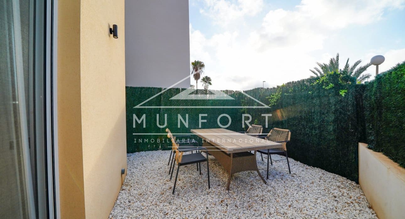 2 Zimmer Villa zu verkaufen in Estrella de Mar mit Pool - 346.500 € (Ref: 8681017)