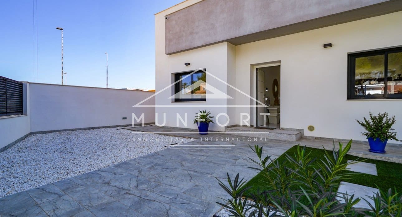 3 bedroom Villa for sale in Pinar de Campoverde with pool - € 431,500 (Ref: 8683038)