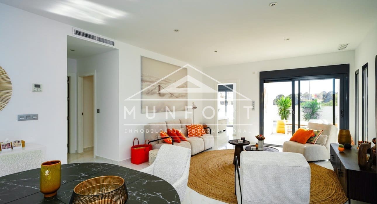 3 bedroom Villa for sale in Pinar de Campoverde with pool - € 431,500 (Ref: 8683038)