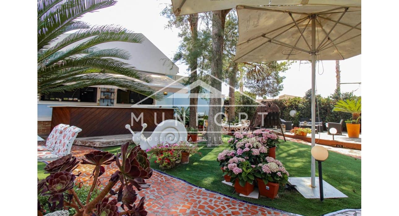 Chalet de 3 habitaciones en Dehesa de Campoamor en venta - 980.000 € (Ref: 8734724)