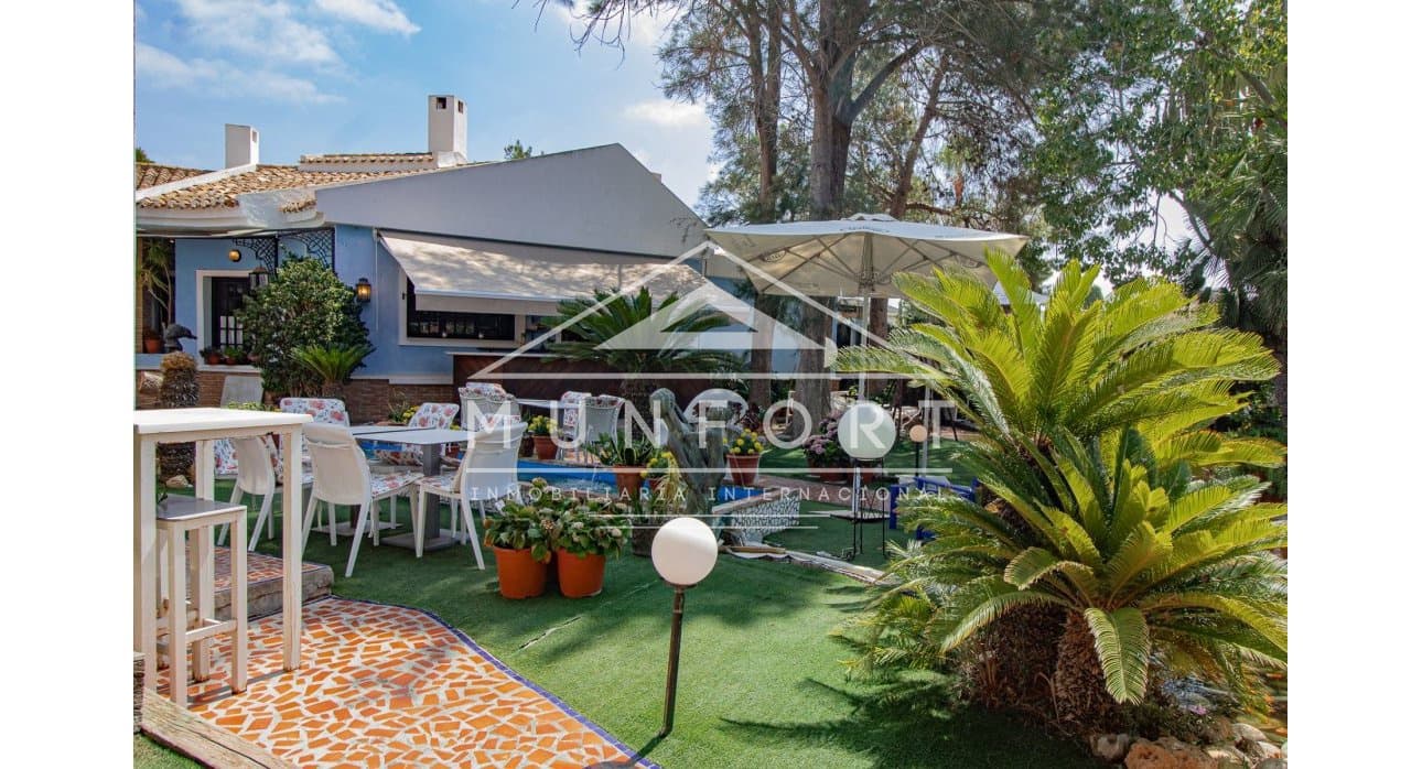 Chalet de 3 habitaciones en Dehesa de Campoamor en venta - 980.000 € (Ref: 8734724)