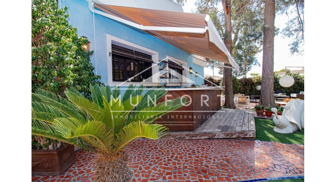 Chalet de 3 habitaciones en Dehesa de Campoamor en venta - 980.000 € (Ref: 8734724)