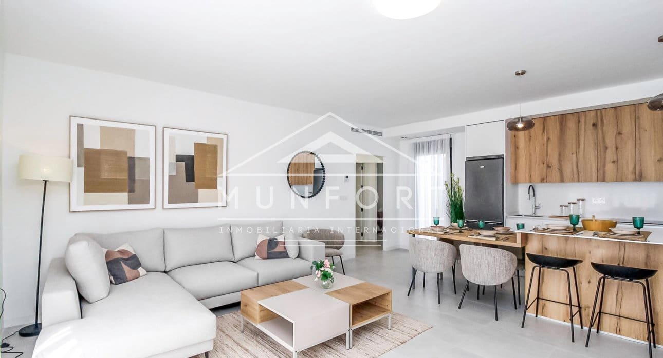 3 soveværelse Villa til salg i Roldan med swimmingpool - € 404.900 (Ref: 8759068)