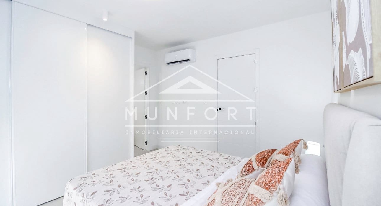 3 soveværelse Villa til salg i Roldan med swimmingpool - € 404.900 (Ref: 8759068)