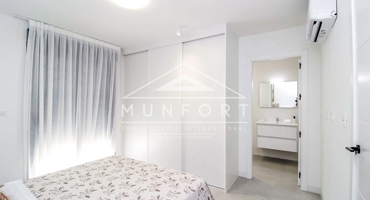 3 soveværelse Villa til salg i Roldan med swimmingpool - € 404.900 (Ref: 8759068)