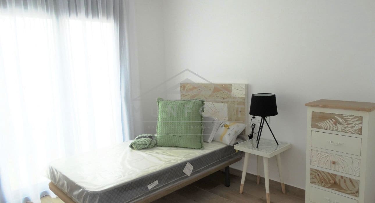 3 soveværelse Rækkehus til salg i Santiago de la Ribera med swimmingpool - € 425.000 (Ref: 8771143)