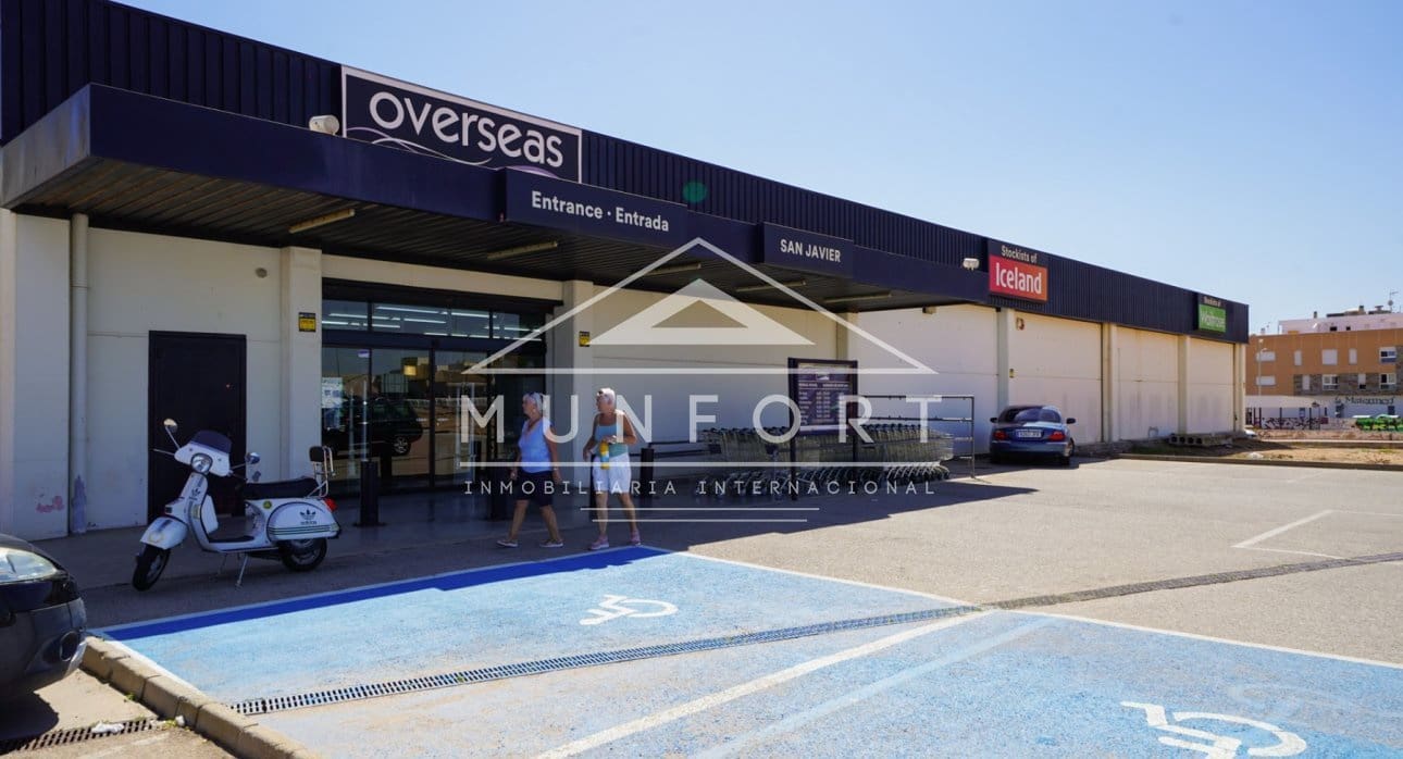 3 soveværelse Rækkehus til salg i Santiago de la Ribera med swimmingpool - € 425.000 (Ref: 8771143)